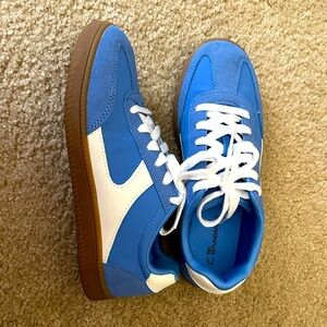 No Boundaries- Lace Up blue and white sport sneakers|Size 7.5|